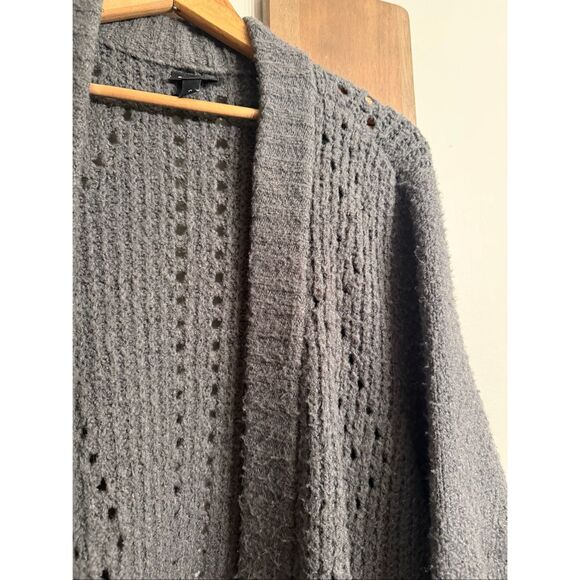 Torrid Gray Long Sleeve Open Front Crochet Knit Pockets Cardigan Sweater Size 0 - Picture 4 of 4